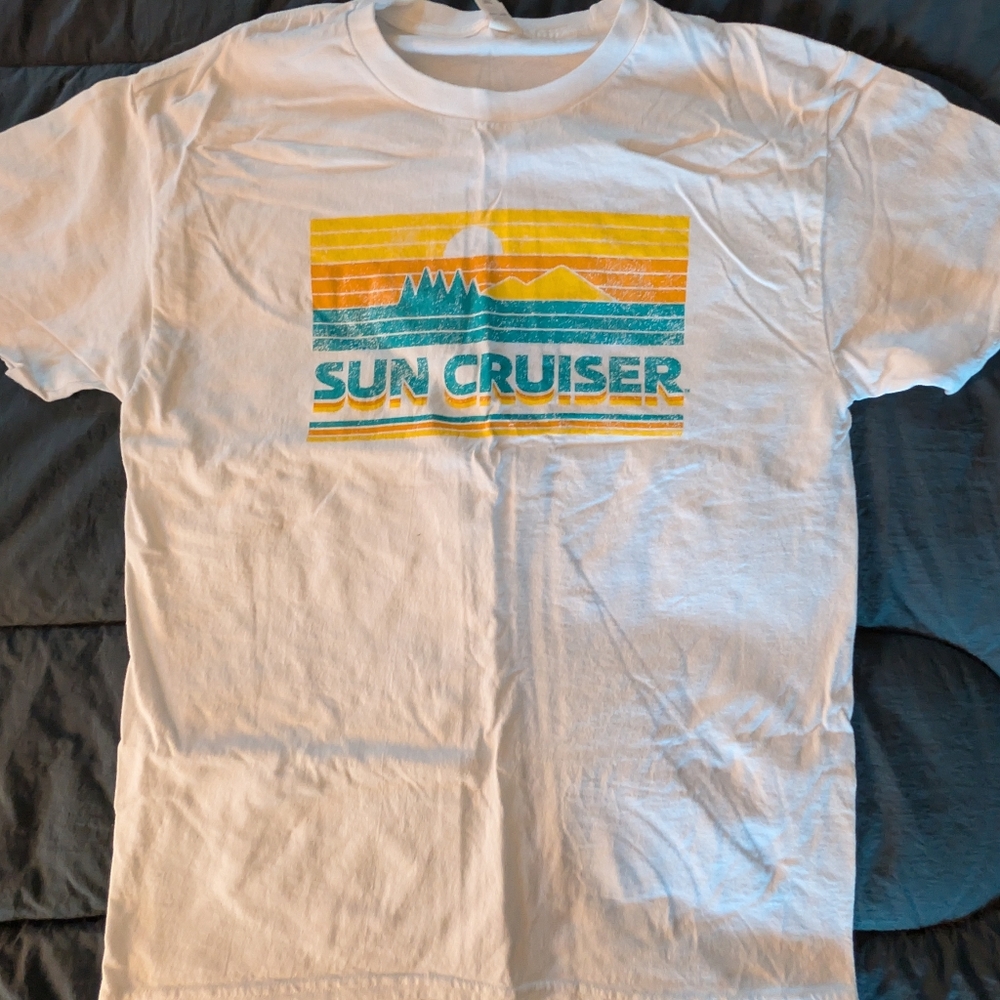 Sun Cruiser Graphic T-Shirt‎